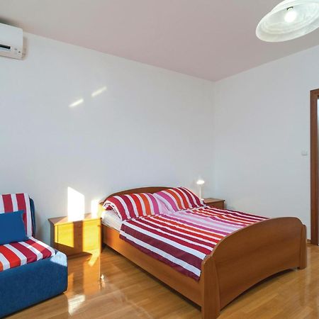 2 Bedroom Lovely Apartment In Bol Luaran gambar
