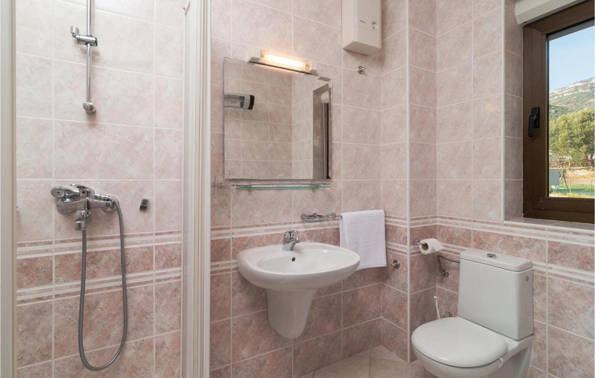 2 Bedroom Lovely Apartment In Bol Luaran gambar