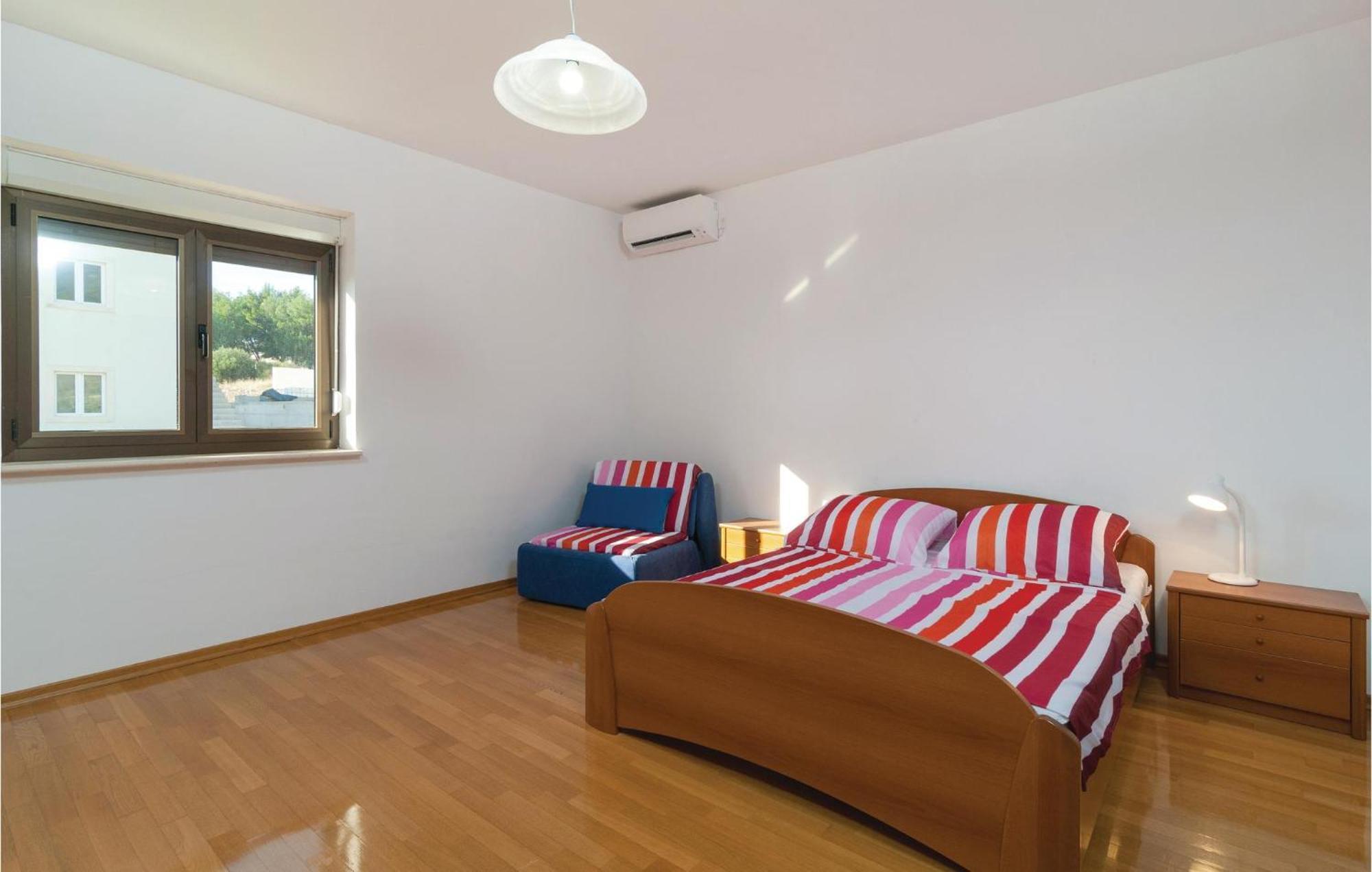 2 Bedroom Lovely Apartment In Bol Luaran gambar