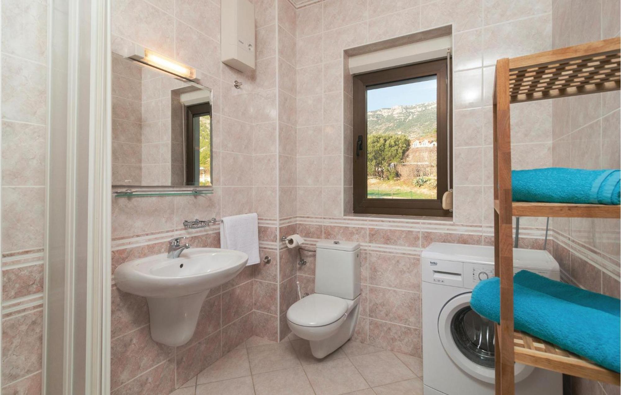 2 Bedroom Lovely Apartment In Bol Luaran gambar